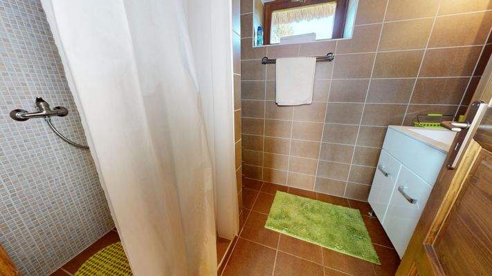 6_phr-Bathroom 3.jpg