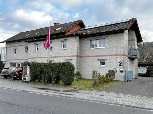 Hausansicht Straßenseite.JPG