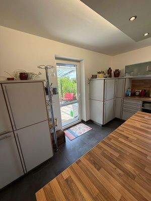 Küche mit Terrassentür