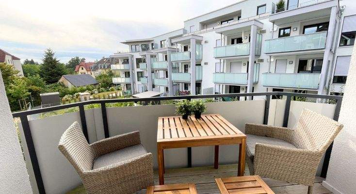 Blick vom Balkon in die umliegende Bebauung