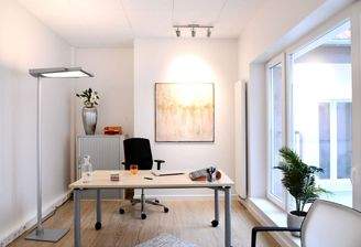 Lichtdurchflutetes Private Office – möbliert