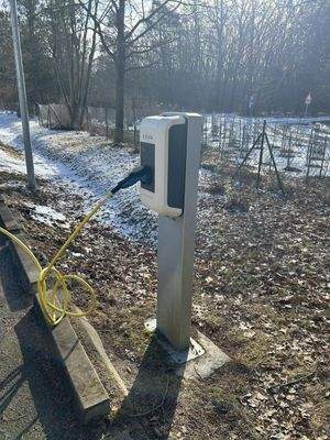 Stellplatz mit E- Ladesäule