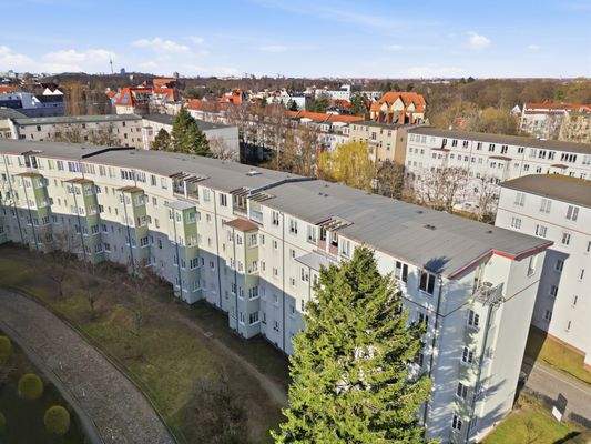 Hausansicht & Umgebung