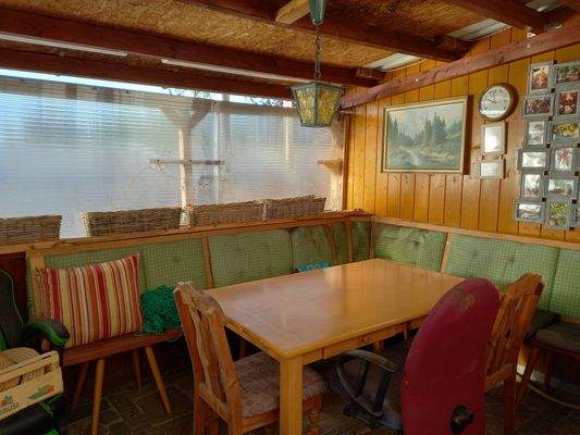 überdachter Sitzplatz.jpg