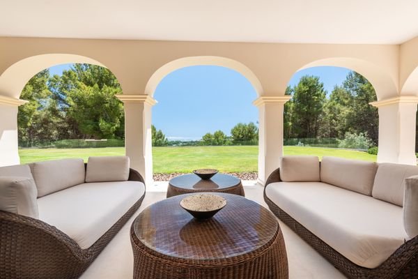 Terasse mit Blick auf den Garten