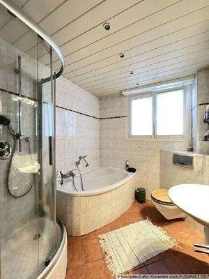 Badezimmer DG-Wohnung