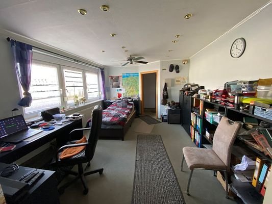 Büro EG