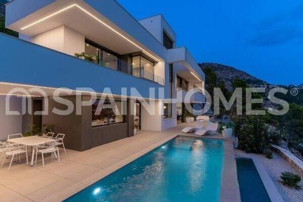 Sea View Villa in Unique Location in Altea Alicante