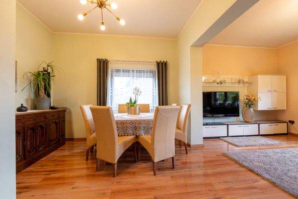 18307 Wohn-/ Esszimmer