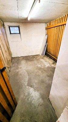 Geräumiger Keller mit Strom, elektr. Licht