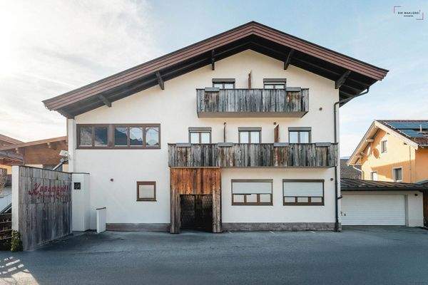 Die_Maklerei_Eingangsbereich