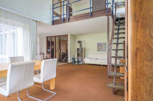 Aufgang Galerie + OG