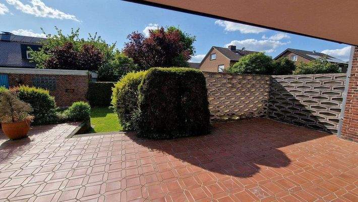 Terrasse auch vom Schlafzimmer zu begehen