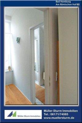 Bad Homburg  Am Römischen Hof 60 09 Flur Duschbad.