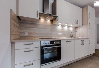 Moderne Küche in der eleganten 2-Zimmer Mietwohnung