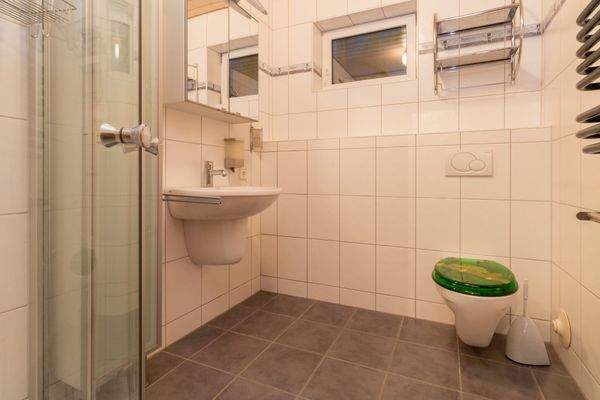 Badezimmer (Untergeschoss)