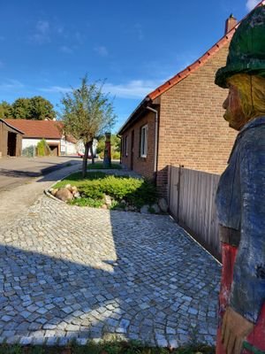 4. Haus mit Hofeinfahrt