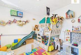 EG Kinderspiel Zimmer