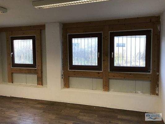 Büroraum mit Dusche + WC