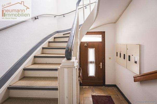 Haustür Treppenhaus EG