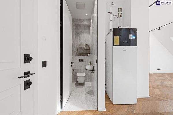 WC im Eingangsbereich der Wohnung, Luftwärmepumpe