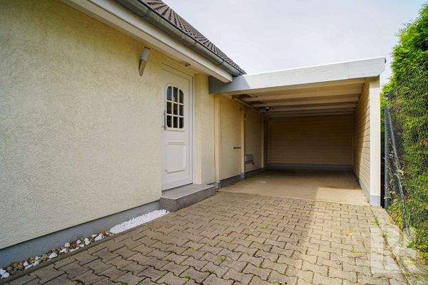 ...unter dem Carport
