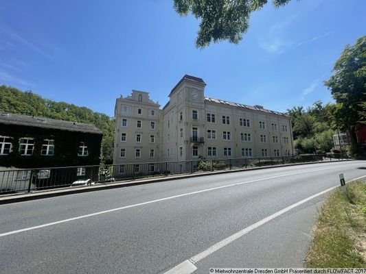 Frontansicht - Schöne 4-Raum Wohnung mit Terrasse und 2 Bädern in Kreischa !!!