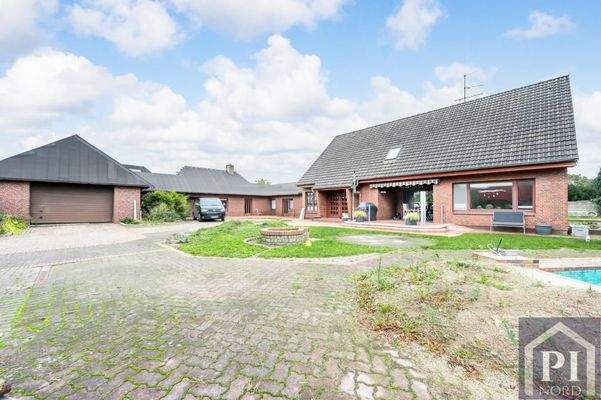 Einfamilienhaus mit Anbau und geheimnisvollem Bunk