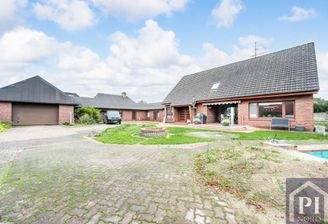 Einfamilienhaus mit Anbau und geheimnisvollem Bunk