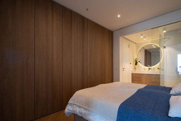 Schlafzimmer mit Einbauschränken