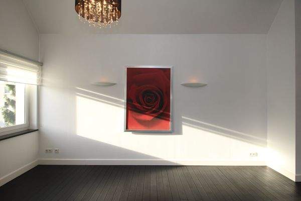 WOHNEN, MIT ART & WALL LIGHTS