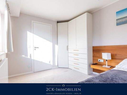 mit Schlafzimmerschrank