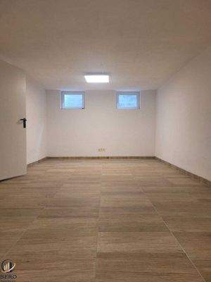 weiterer großer Raum im KG