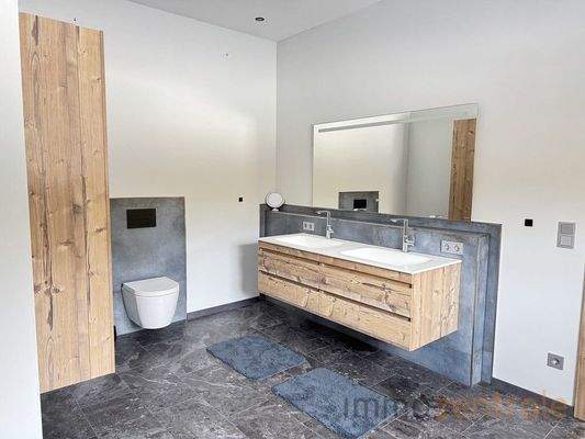 16409D4A-2AA4-4082-B940-04B22D9F3403_1_105_c