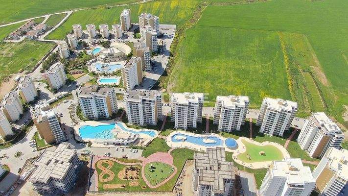Flats Near the Sandy Beaches in Long Beach İskele