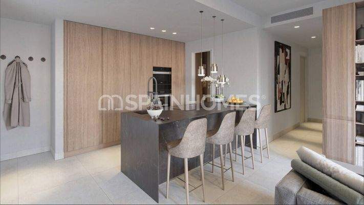 2-Bedroom Apartment in a Complex with a Pool in Málaga