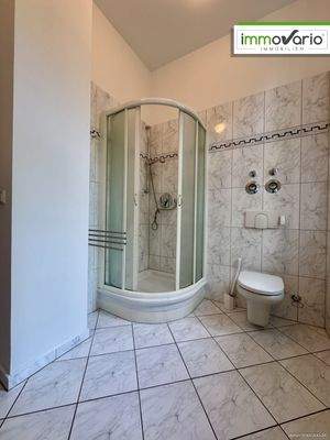 Bad mit Dusche EG