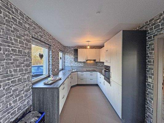 Küche mit Einbauelementen