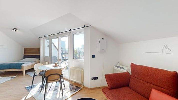 Helle Wohnung mit Zugang zur privaten Dachterrasse