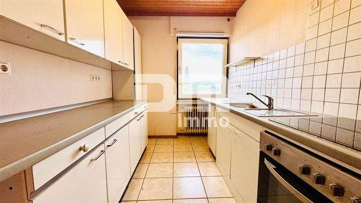 EG Küche mit Einbauküche