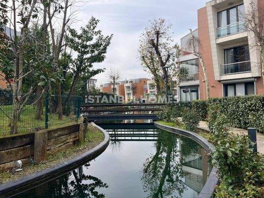 Duplex Apartment in a Complex Close to the Metro in Istanbul