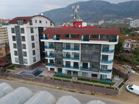 Ready-to-Move Flats in a Complex with Pool in Mahmutlar Alanya