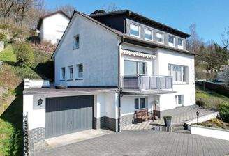 Gepflegtes Zweifamilienhaus