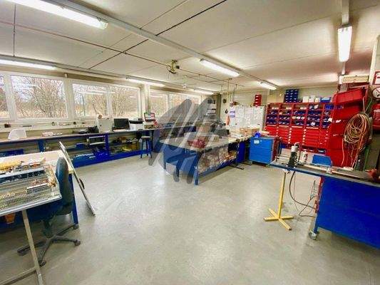 INFOS UNTER: 06171-586000