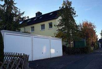 DH Hälfte mit Garage (ganz rechts)