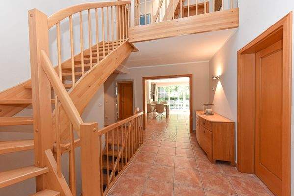 einladender Eingang mit Blick auf die Galerie 