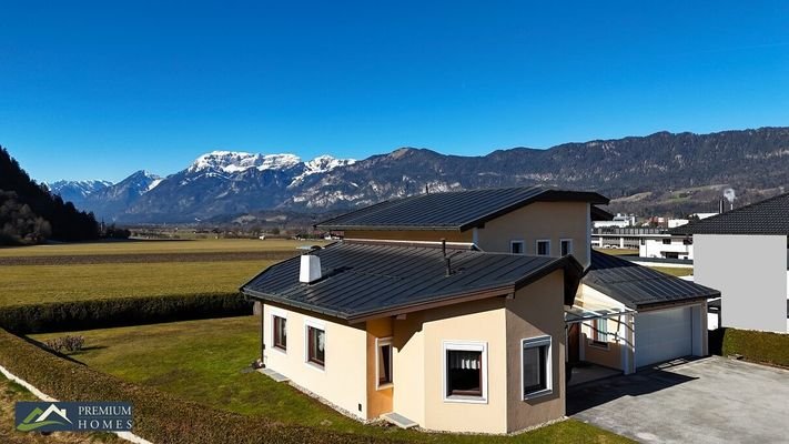 KUNDL - Einfamilienhaus - Hausansicht mit Garten