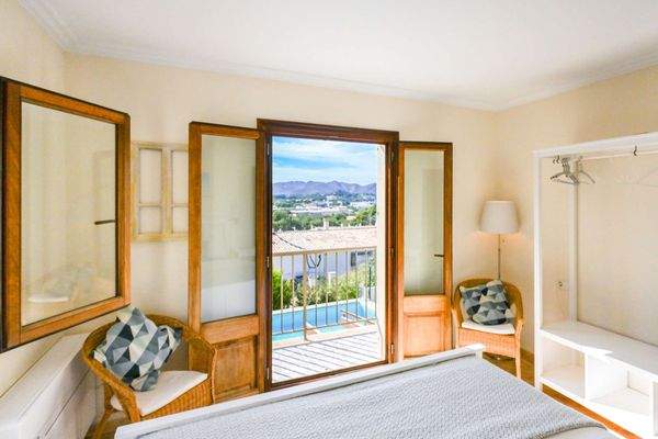  Schlafzimmer mit Doppelbett ...