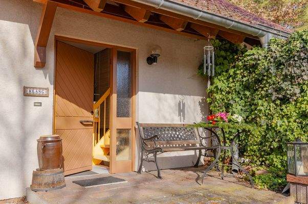 Offene Tür zum Zuhause