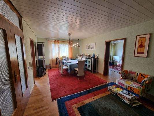 Wohn und Esszimmer.jpg